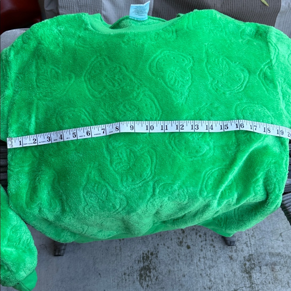 The Grinch Green Women's Fuzzy Sweater size Medium 7/8 - Picture 5 of 6